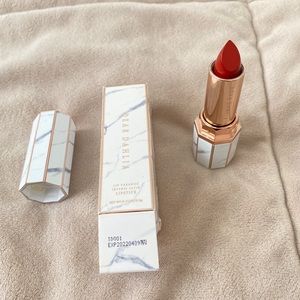 Dear Dahlia lip paradise intese satin
Color : 807 Carmen